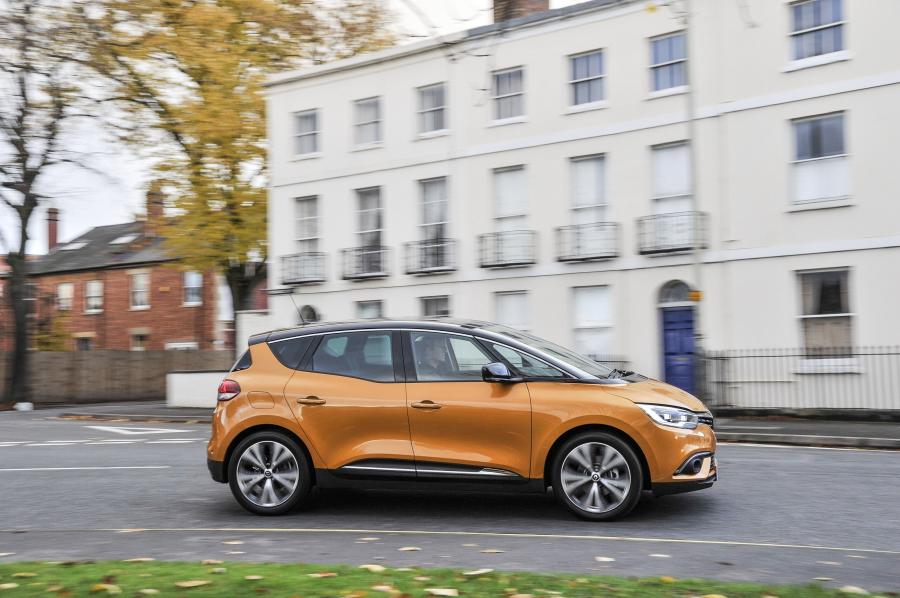  Renault Scenic 2016 года  (UK) (фото 5 из 32)